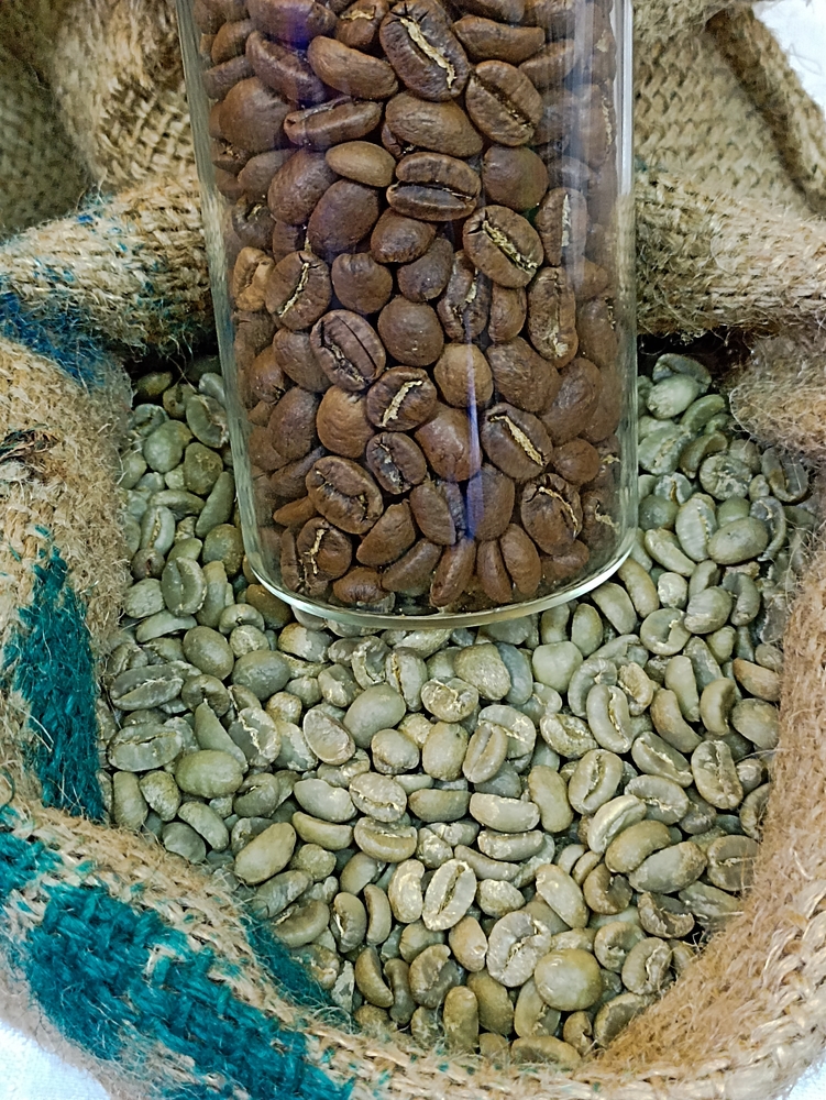To illustrate what is the Best Way to Store Coffee Beans, the Image shows both green and roasted coffee beans, 